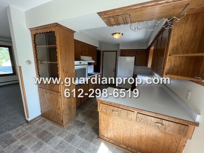Building Photo - Lino Lakes House Available Now, Large Lowe...