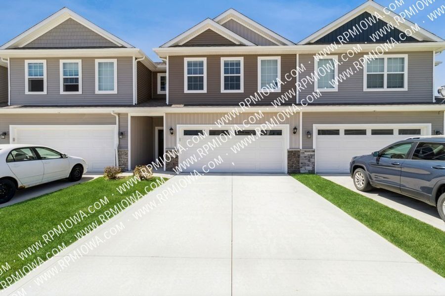 Foto principal - 3220 NW Greenwood St