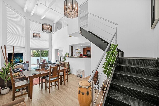 Building Photo - 7728 Collins Ave
