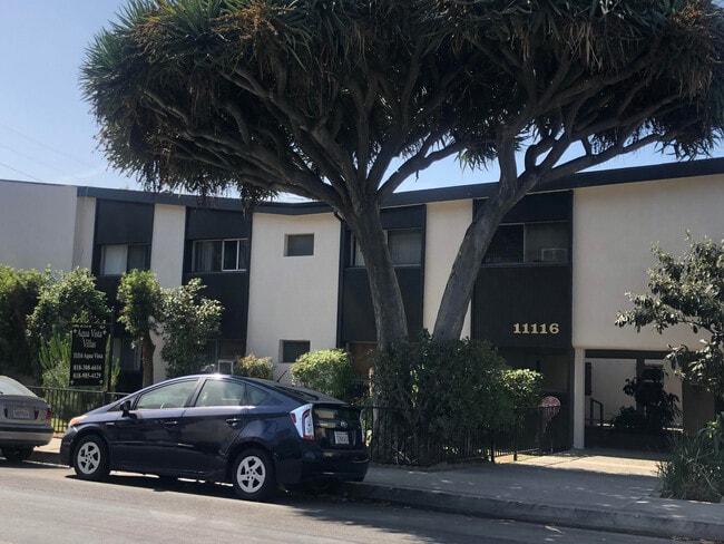 Building Photo - 11116 Aqua Vista St