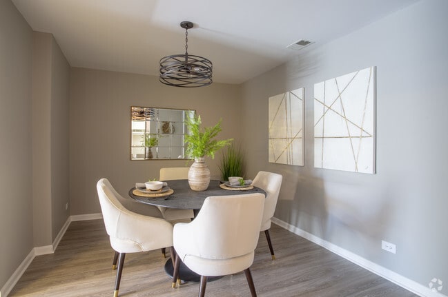 3BR,2BA,1590SF - Valley Lo Towers