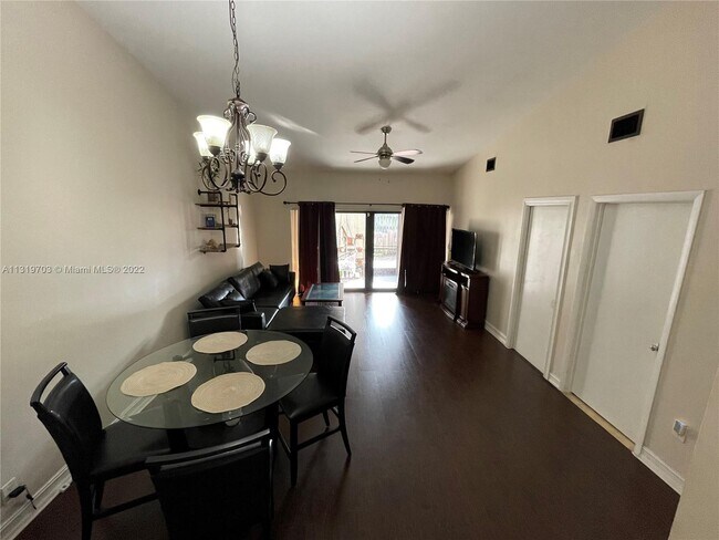 Foto del edificio - 942 NW 53rd St
