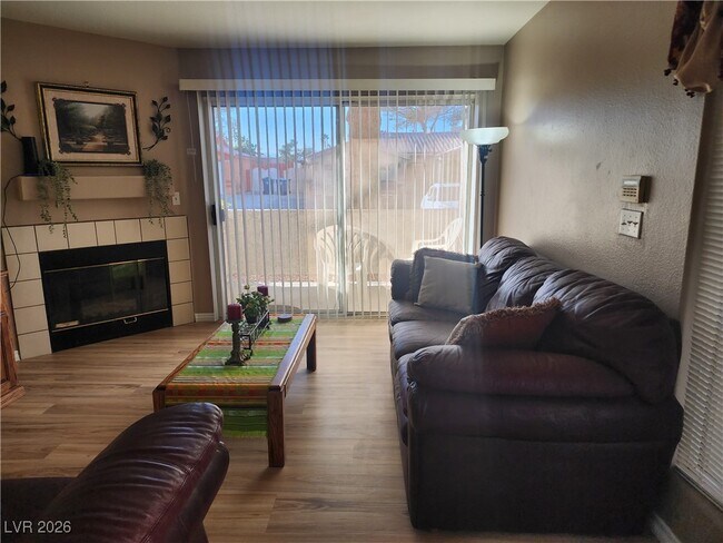 Building Photo - 5140 Mandalay Springs Dr