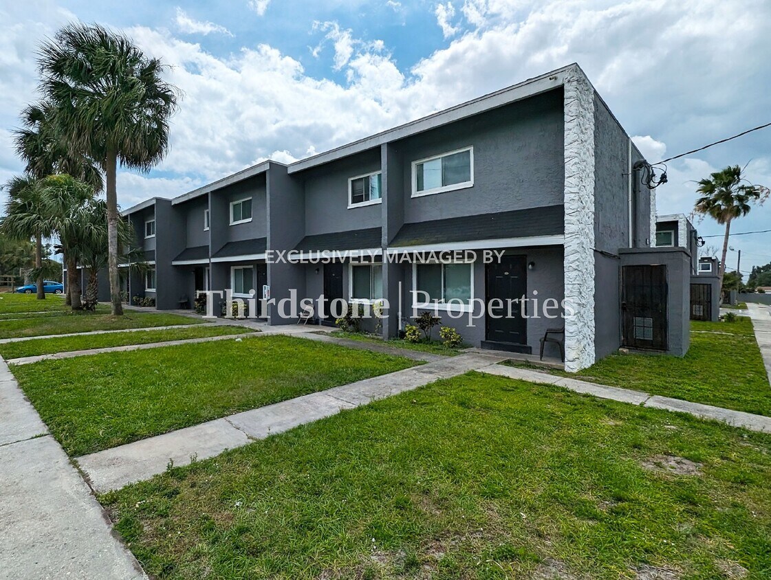 Primary Photo - 833 E University Blvd
