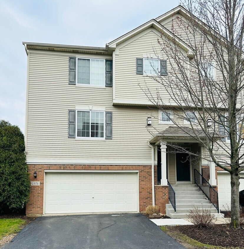 2371 Lundquist Dr, Aurora, IL 60503 Townhome Rentals in Aurora IL