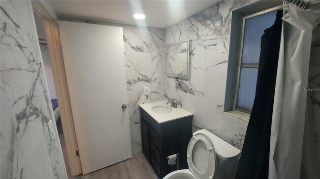 Foto del edificio - 1811 Forest Dr