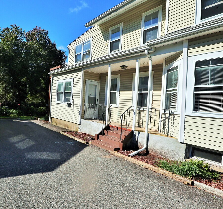 161 Matfield St Unit 1, West Bridgewater, MA 02379 Apartments in West Bridgewater, MA