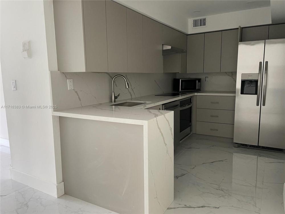 Foto principal - 2 bedroom in North Miami Beach FL 33160