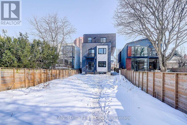 Building Photo - 1146 Broadview Ave