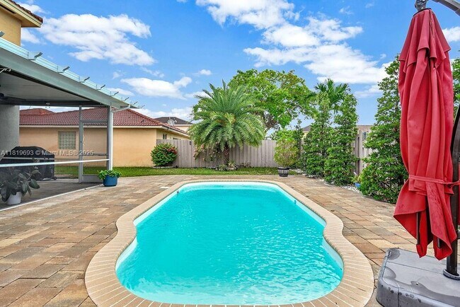 Foto del edificio - 8986 SW 214th Terrace