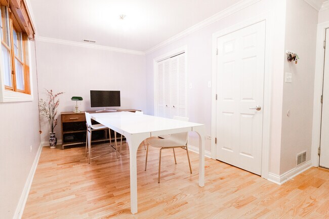 Office space on 1st floor - 2655 W Rice St