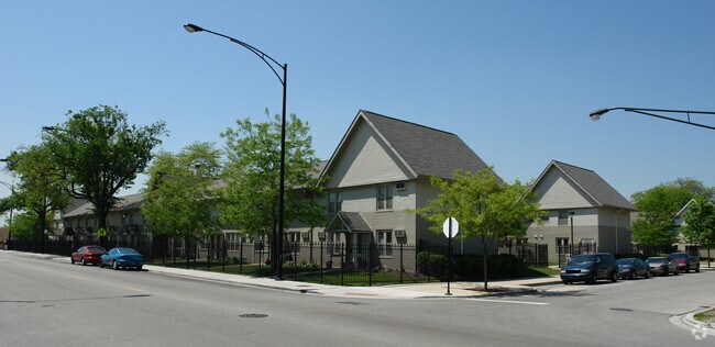 Foto del edificio - Robert Brooks Homes