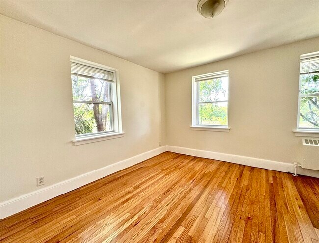 Building Photo - 465 Arborway