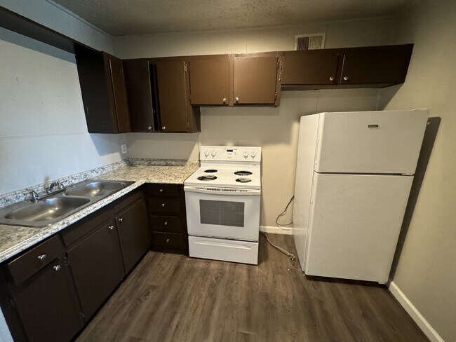 Foto del edificio - 2 Bedroom and 1 bathroom ready to move in