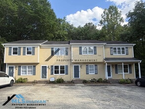 Building Photo - 2211 Peppertree St
