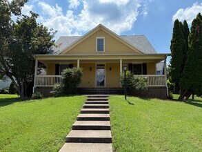 Building Photo - 712 Mt Vernon Dr