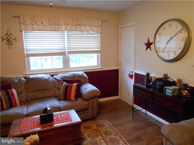 Building Photo - 27 Eaves Mill Rd