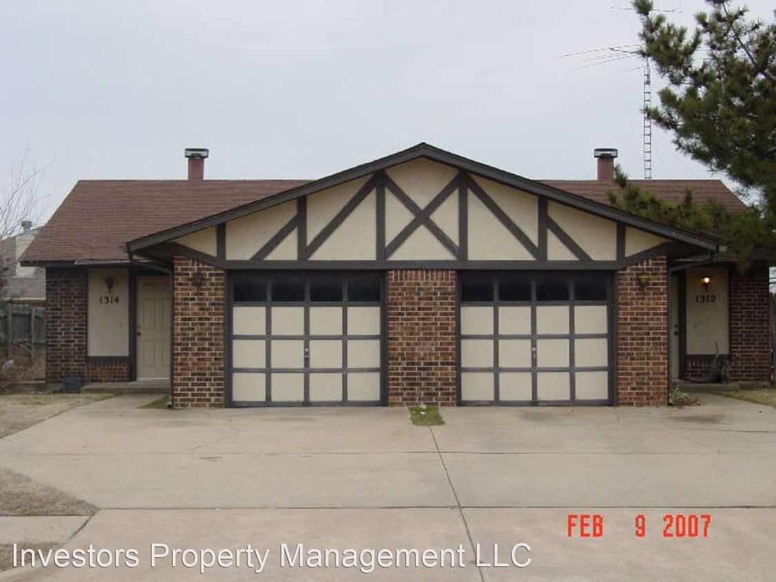 Primary Photo - 2 br, 2 bath House - 1318 Eastgate