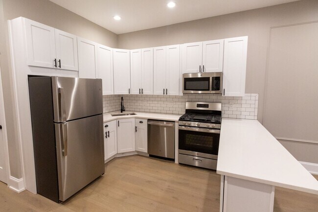 Foto del edificio - 1640 N Albany Ave