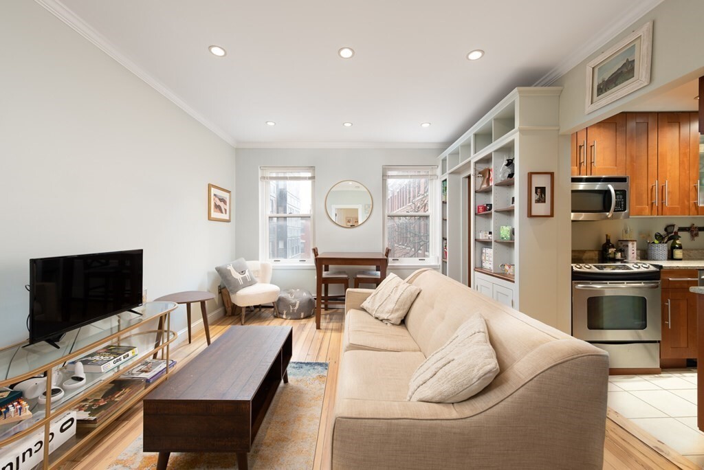 Primary Photo - 54 Myrtle St