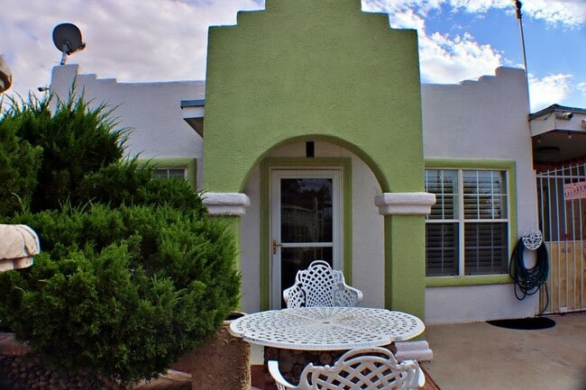 Foto del edificio - 6244 Kings Bridge Dr