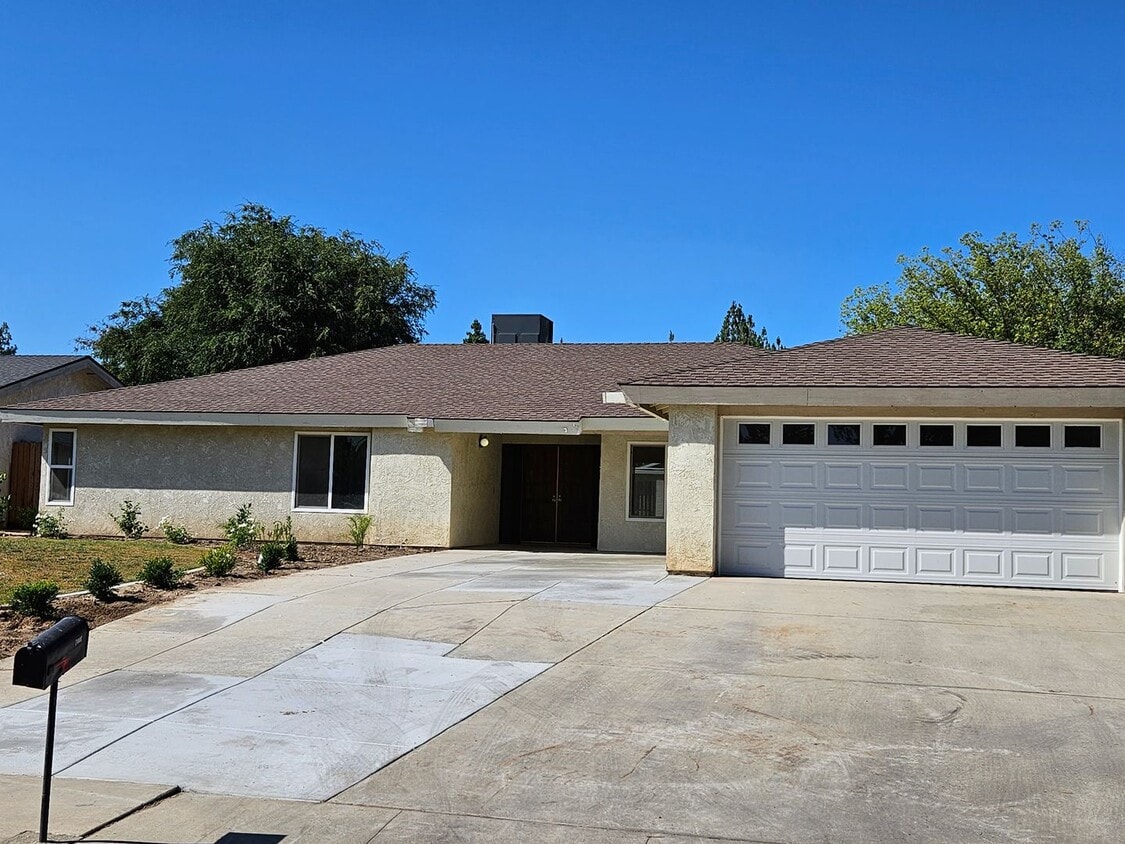 Primary Photo - HOUSE