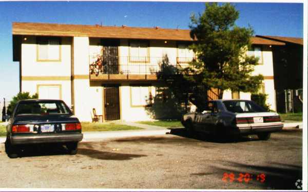 Building Photo - Arroyo Apartments