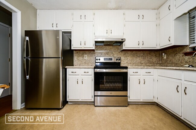 Foto del edificio - 2237 Rocklane Dr