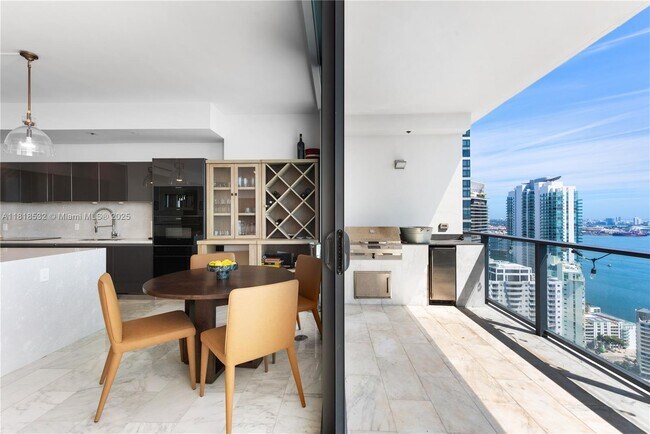 Building Photo - 1451 Brickell Ave