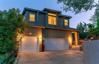 Building Photo - 1050 Fox Run Ct