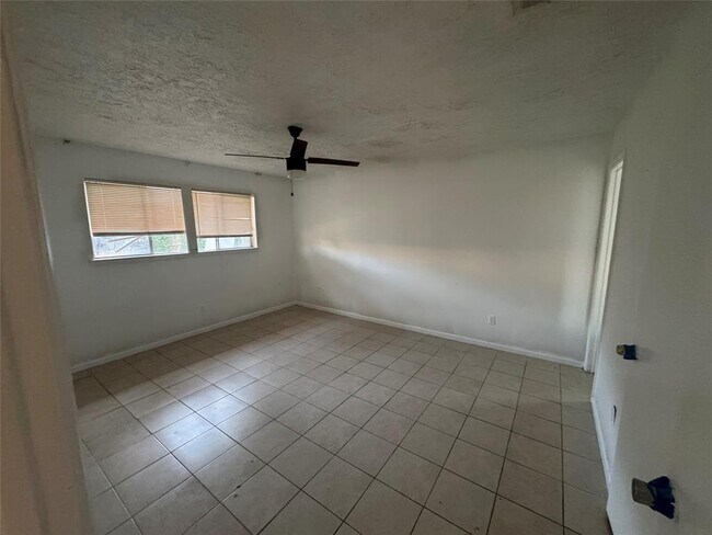 Foto del edificio - 6635 Deer Ridge Ln