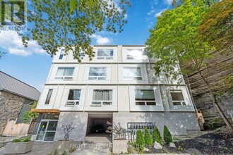 Building Photo - 22 Perkins St