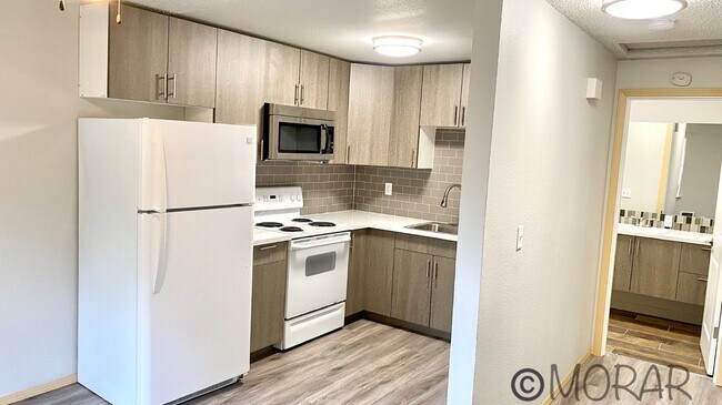 Foto del edificio - 14702 Washington Ave SW