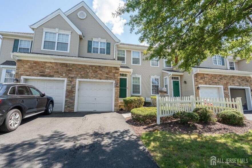 Primary Photo - 802 Yarrow Cir