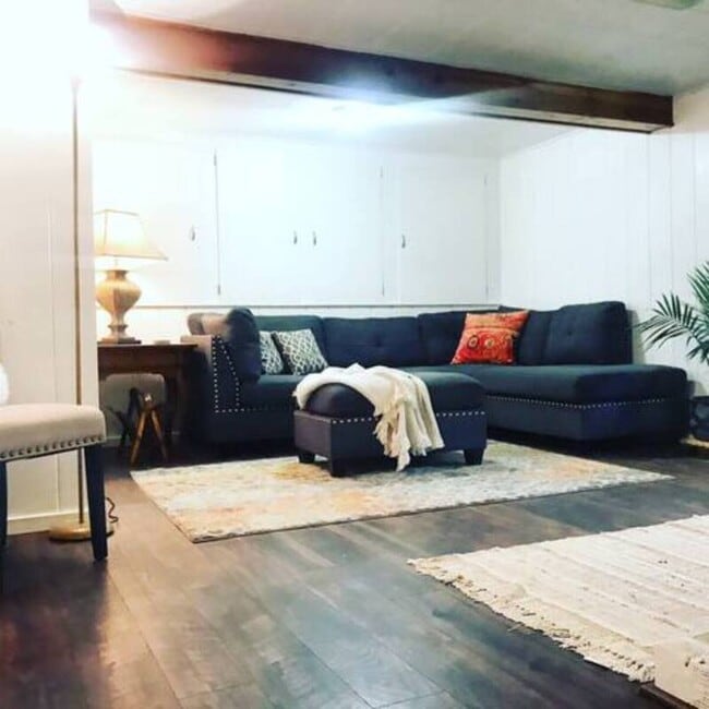 Building Photo - 2571 Van Buren Ave