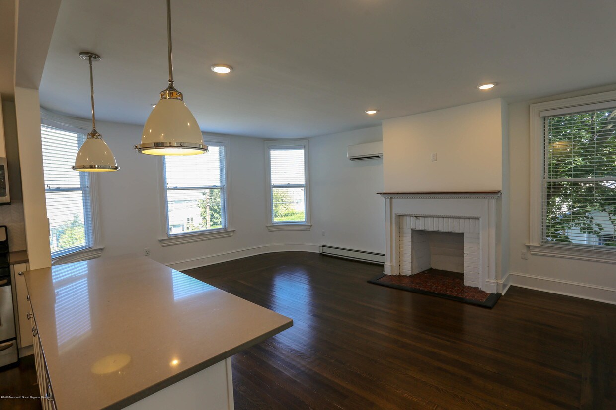35 Ocean Blvd Unit 3, Atlantic Highlands, NJ 07716 Apartment for Rent