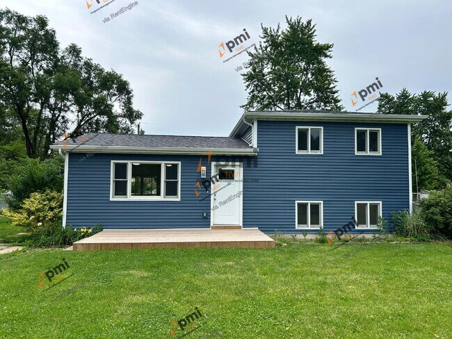 Foto del edificio - 673 Joe Martin Rd