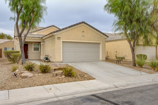 Building Photo - Charming 3 Bed 2 Bath Single Story Hoe in ...