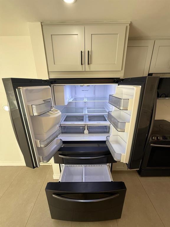 Foto del edificio - 6891 Scott St