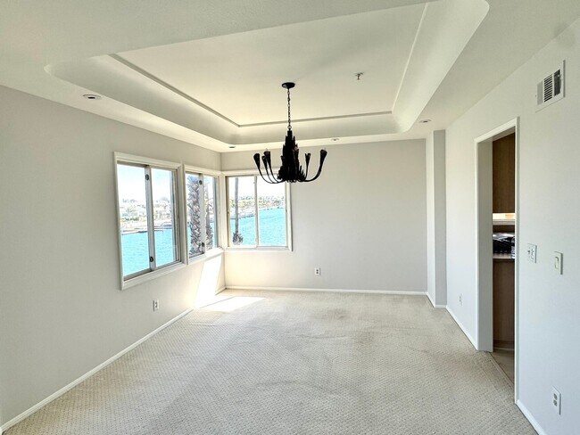 Foto del edificio - Rare Opportunity at Harbor Island Community
