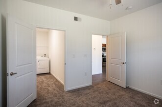 1BR, 1BA - Waters Edge