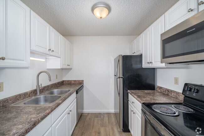Apartamento reformado de 2 dormitorios y 1 baño - 810 pies cuadrados - Cocina - Westporte Apartments