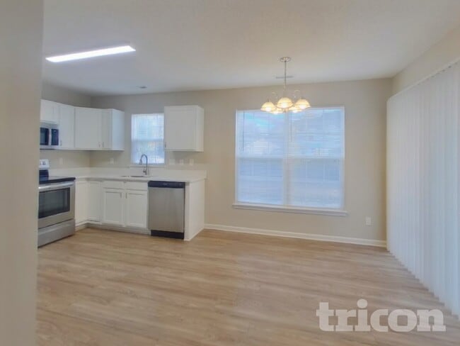 Foto del edificio - 11830 Cheviott Hill Ln