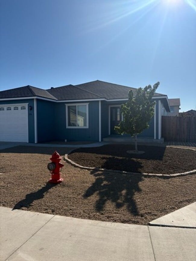 Building Photo - Corner lot Three Bedroom Fernley Home