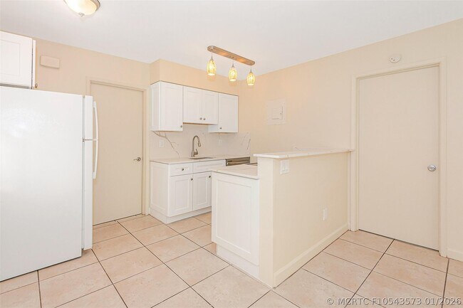 Foto del edificio - 2581 NE 11th Ct