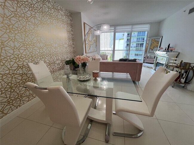 Foto del edificio - 1750 N Bayshore Dr