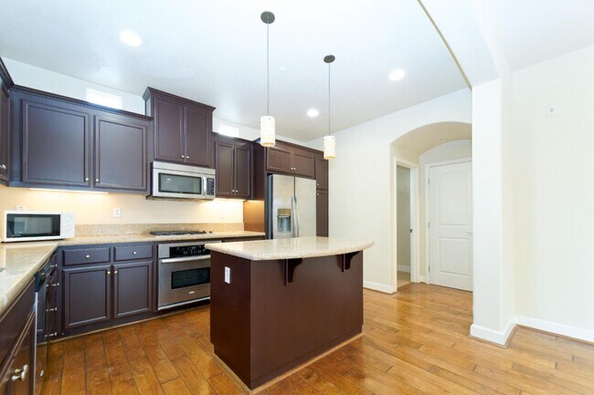 Building Photo - 1777 Hillebrant Pl