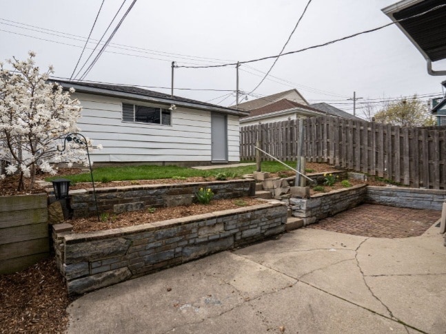 Building Photo - 1817 E Rusk Ave