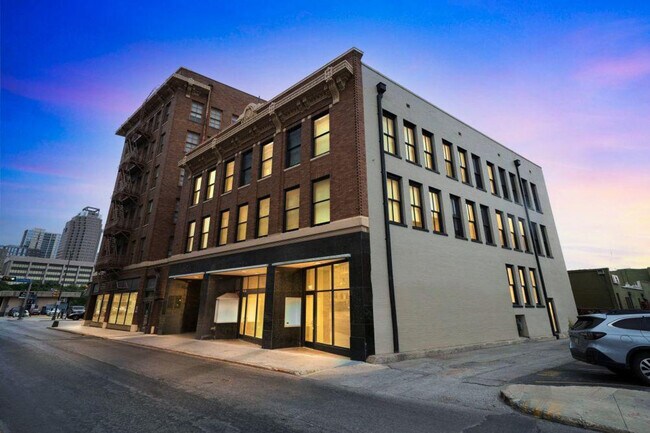 Foto del edificio - 505 E Travis St
