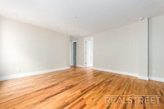 Foto del edificio - Prosepct Heights Brand new 3 Bedroom 2 Bat...